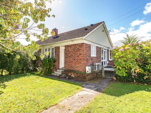 102 Anzac Parade, Whanganui East