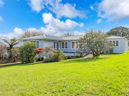 48 Woodlands Crescent, Browns Bay
