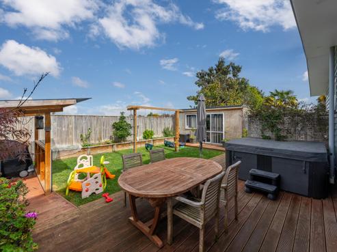 112 Clarence Cox Crescent, Pirimai