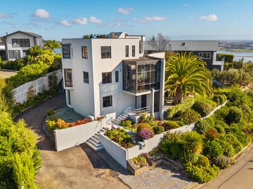 72 Glenstrae Road, Redcliffs