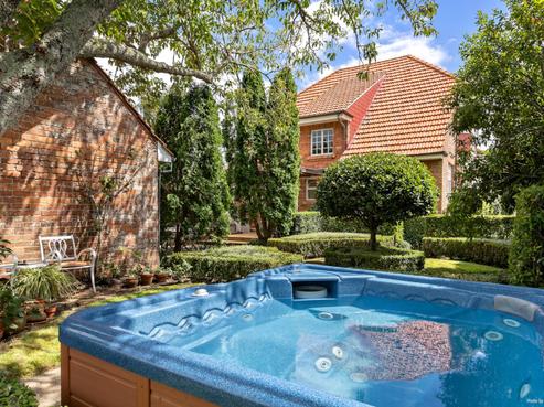 8 Coyle Street, Sandringham