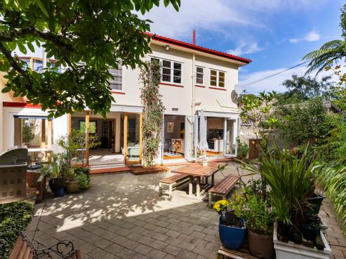 6 Darwin Street, Karori