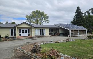 99 Breakneck Road, Herbert
