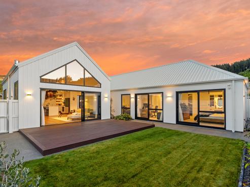 2 Emeline Chapman Drive, Cracroft