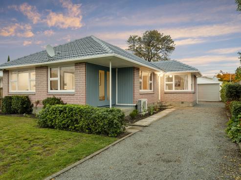 107 Joy Street, Shirley