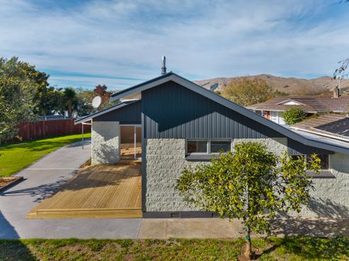 19 Newbourne Crescent, Redwoodtown