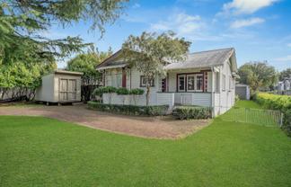 65 Beach Road, Pahurehure