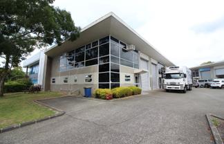 Road front office warehouse offered for lease