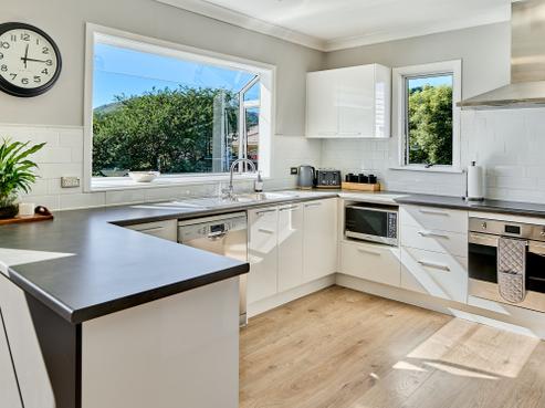 280 Main Road, Tawa
