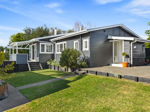 37 Waimumu Road, Massey