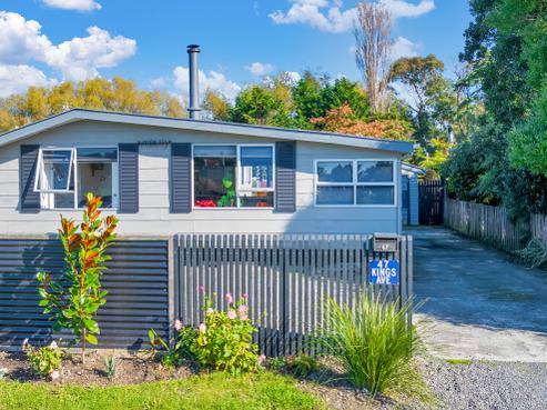 47 Kings Avenue, Waikuku Beach