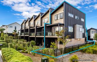 12A Tikati Rise, Long Bay