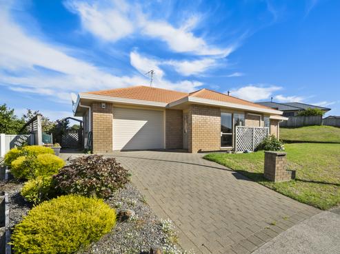 27 Crown Hill, Paraparaumu