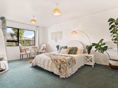 42A Holland Street, Glenholme