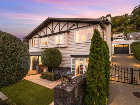 41 Mount St John Avenue, Epsom