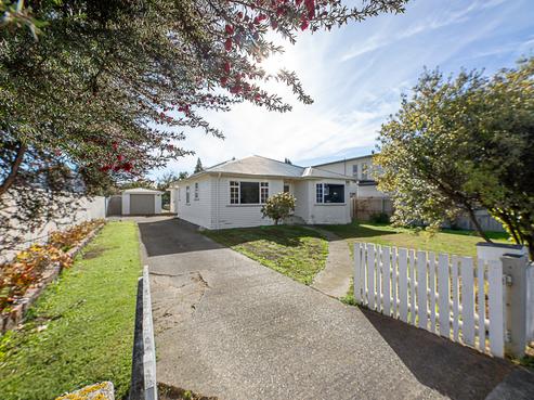 8 Bank Street, Springlands