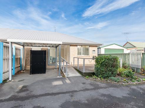 2C Dey Street, Mosgiel