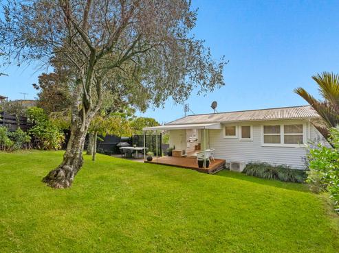 2/19 Bishopgate Street, Birkdale