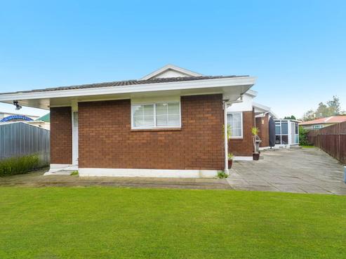 2/13 Clevedon Road, Papakura