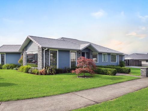 53 Pohutukawa Parade, Riverhead