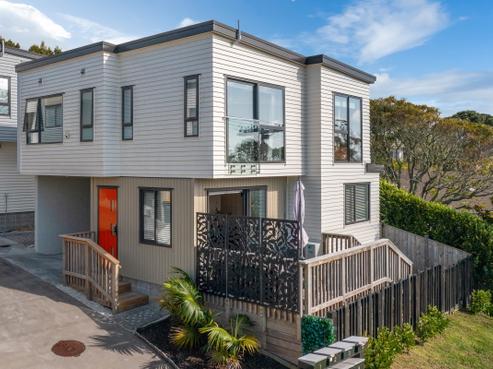 8/26 Long Bay Drive, Torbay