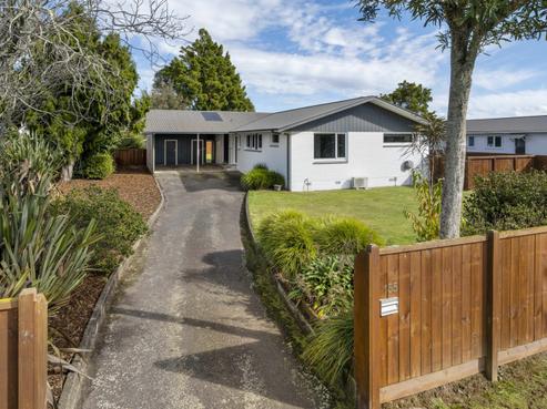 135 Brecon Road, Stratford