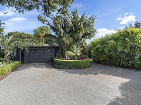 222 Tukapa Street, Westown