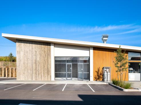 2/2181 East Coast Road, Silverdale