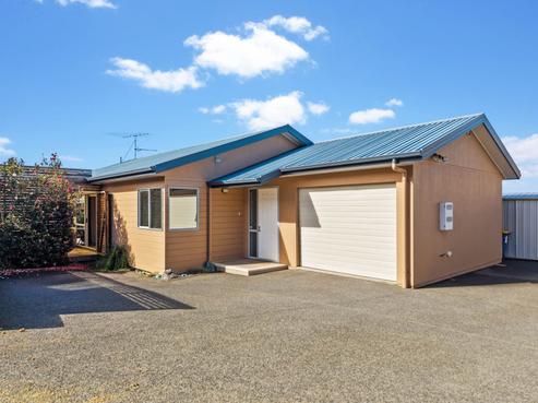 8A Hauraki Crescent, Pinehill