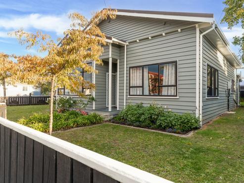 91 Broadway, Carterton