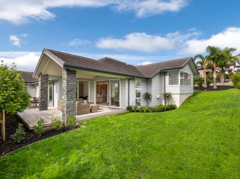4 Colonial Drive, Silverdale