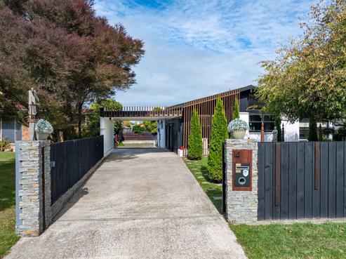 14 Ridgeway Place, Glenview