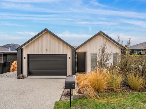 2 McNeil Crescent, Wanaka