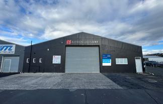 Reduced! Excellent Warehouse Space with Parks!