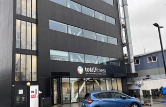 Commercial office building close to the CBD