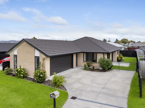 25 Fearnley Grove, Pyes Pa