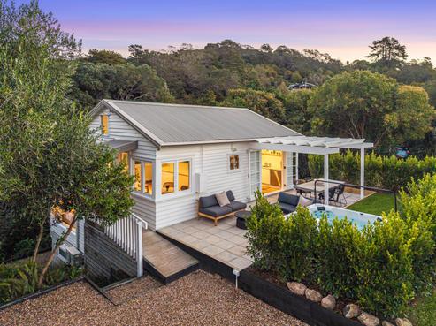 25 Tahatai Road, Oneroa