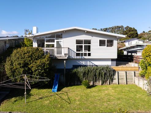 15 Silverbirch Grove, Churton Park