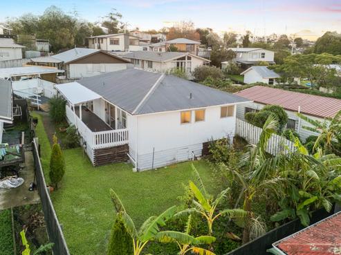 2/24A Waimumu Road, Massey