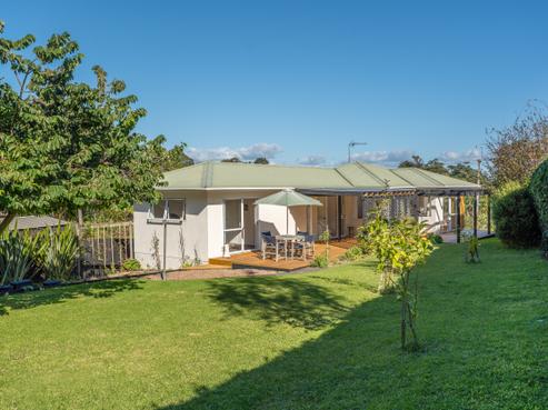 27 Alison Road, Surfdale