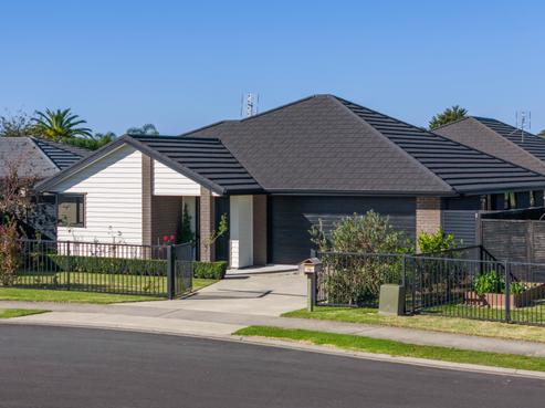 16 Eastbank Drive, Katikati
