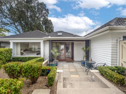 33 Bleakhouse Road, Howick