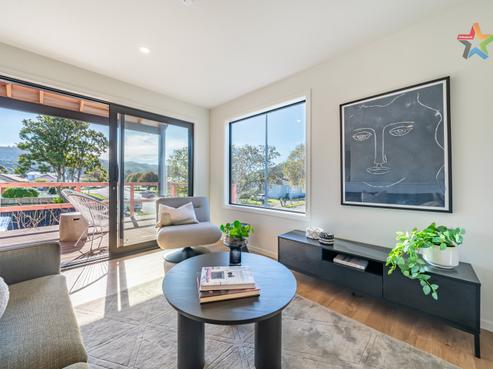 1243 High Street, Taita