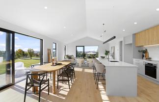 14 Village Green Drive, Huntingdon