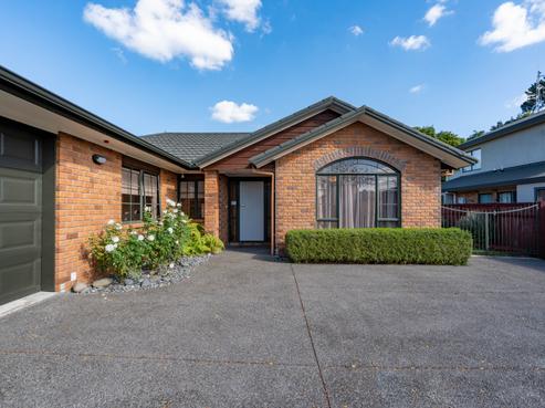 9 Montrose Crescent, Huntington