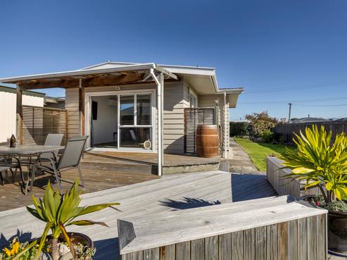 77 Redwood Street, Redwoodtown