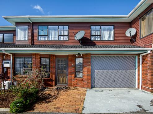 96 Oxford Street, Tawa