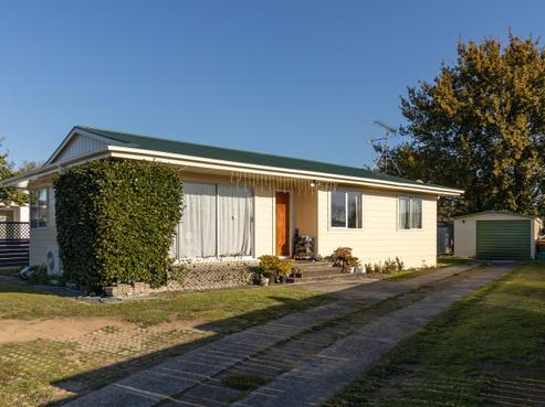 4 Splitt Avenue, Glenview