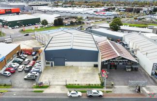 Versatile Takanini Warehouse with Offices