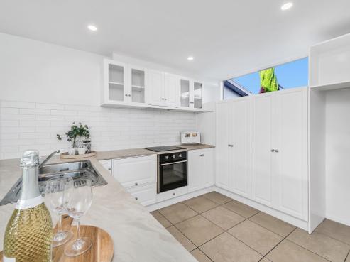 4/1010 Colombo Street, Saint Albans
